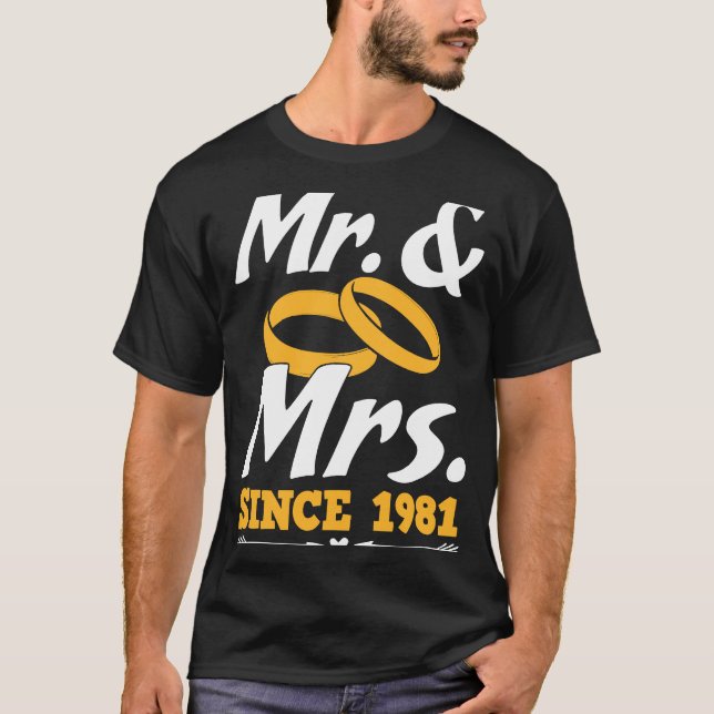 Mr & Mrs Since 1981 Gif Couple Mister And Misses T-Shirt (Front)