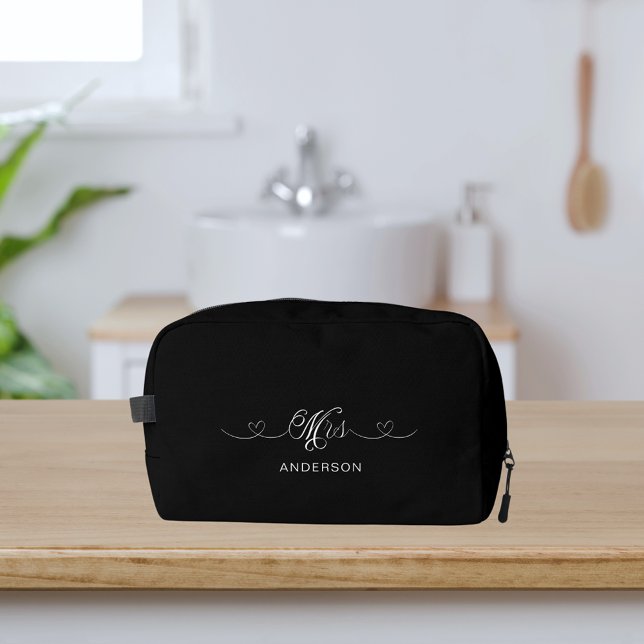 Mrs newlywed black white dopp kit (Creator Uploaded)