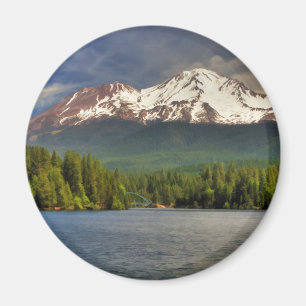 MT SHASTA FROM LAKE SISKIYOU MAGNET