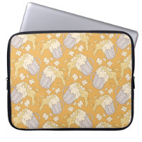 Mug with beer cartoon seamless pattern. Alcohol dr