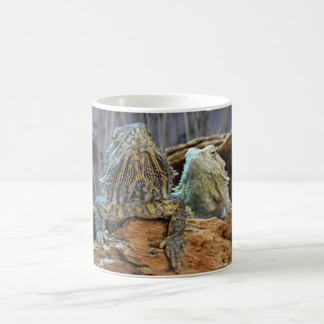 Mug with two curious lizards (Center)