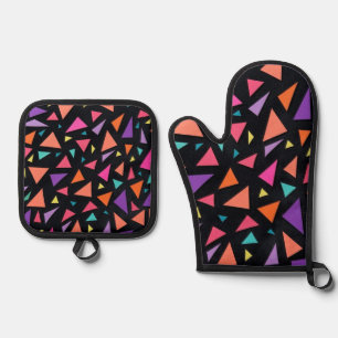 Multi-colored triangle geometric pattern oven mitt & pot holder set