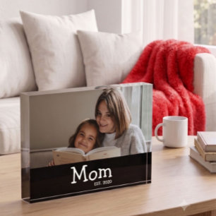 Mum Est Saying White Whimsical Font Photo Block