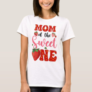 Mum Of Sweet One Strawberry Frist 1st Birthday Gir T-Shirt