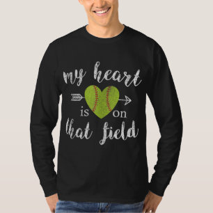 Mum Softball My Heart Is On That Field Quote Desig T-Shirt