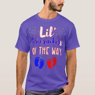 Mum To Be Epecting Twins Announcement 4th Of July T-Shirt