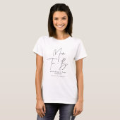 Mum to be modern typography elegant party T-Shirt (Front Full)