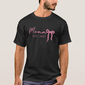 Mummy Est 2025 Expect Baby 2025 Pink Coquette Bow T-Shirt