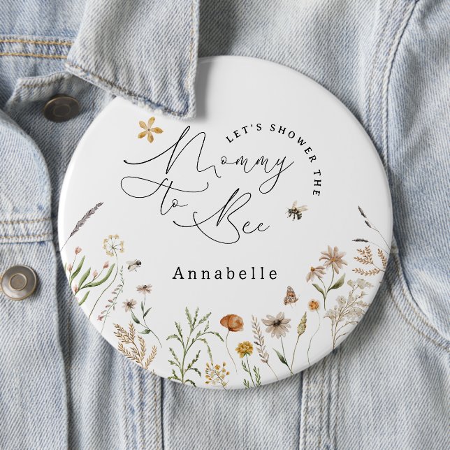 Mummy to bee wildflower baby shower 6 cm round badge (In Situ)