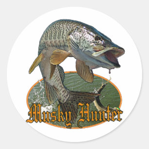 Musky Hunter 9 Classic Round Sticker