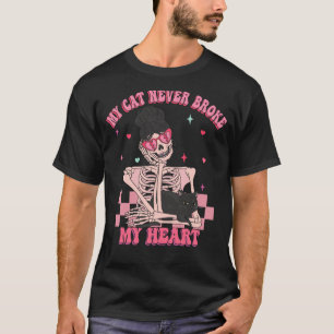 My Cat Never Broke My heart Anti Valentine's Day G T-Shirt