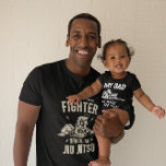 My Dad Can Make Your Dad Tap | Jiu Jitsu Baby Bodysuit<br><div class="desc">The Brazilian Jiu-Jitsu dad is a staple of every BJJ gym and makes up a huge chunk of the membership, and everyone knows that there’s nothing dads like more than great humour. He will love dressing his little one in this funny shirt. Add your choice of personalisation. All colours can...</div>