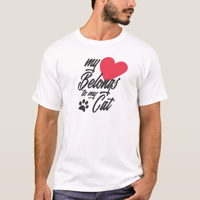 My Heart Belongs to My Cat Valentine | T-Shirt (Front)