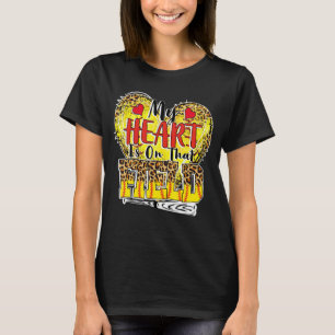 My Heart Is On That Field Softball Mum Leopard Mot T-Shirt