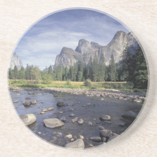 NA, USA, California, Yosemite NP, Valley view Coaster