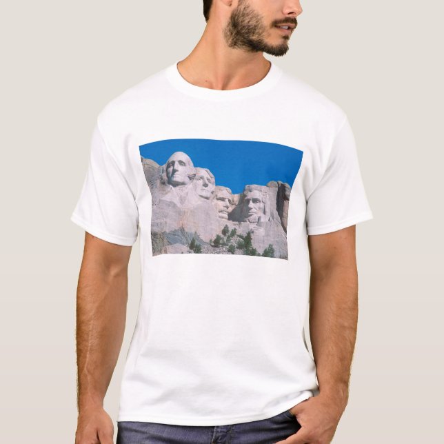 NA, USA, SD, Mount Rushmore. T-Shirt (Front)