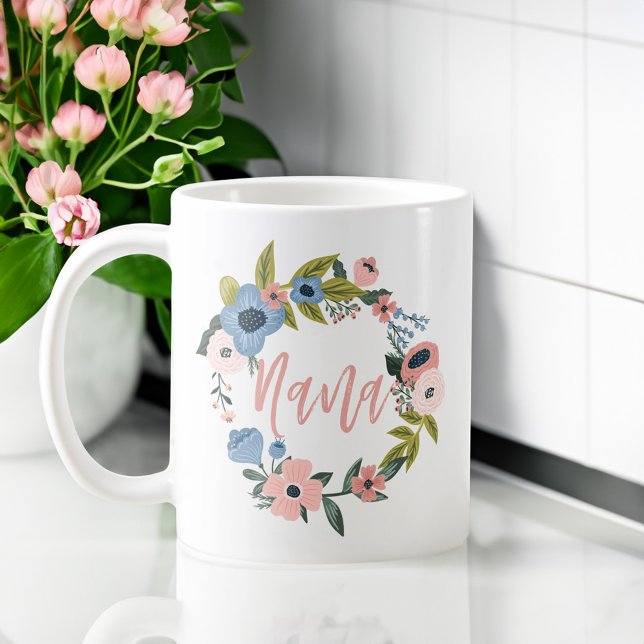Nana Brush Script Typographic Floral Wreath Coffee Mug (Nana Brush Script Typographic Floral Wreath Coffee Mug)