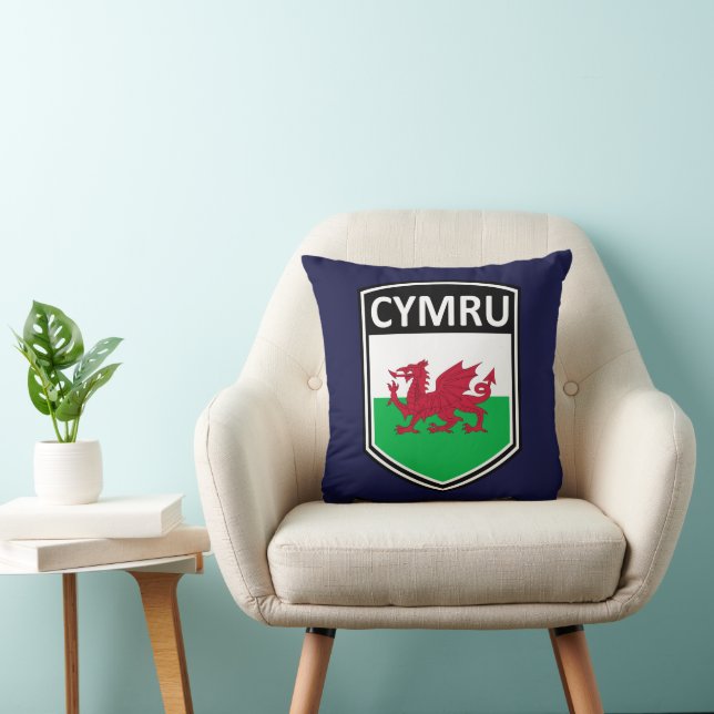 National - Cymru Throw Pillow (Chair)