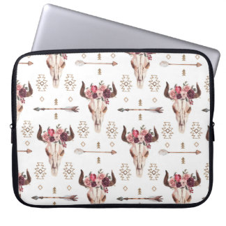 Native bull skul and arrows tribal seamless patter laptop sleeve
