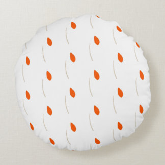 Natural reddish accents  round cushion