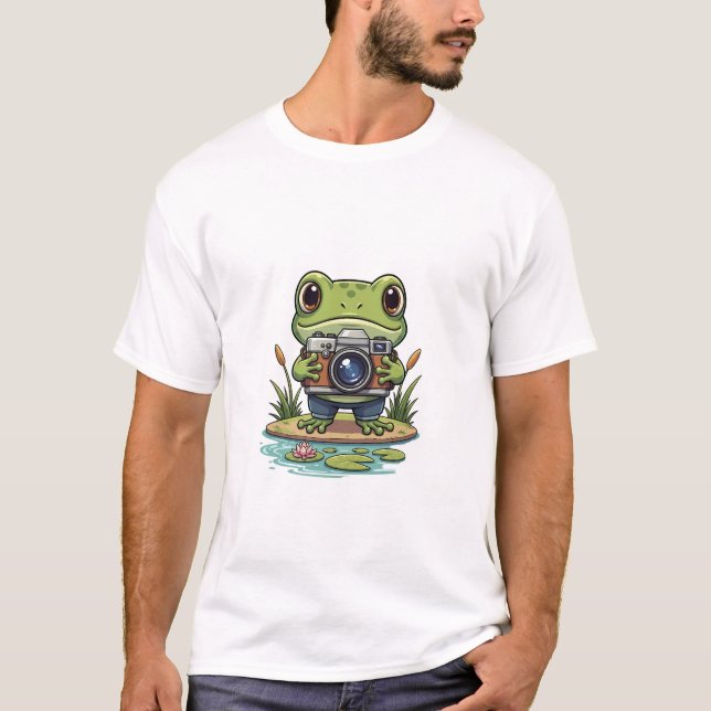 Nature Snapper: Adorable Photographer Frog T-Shirt (Front)