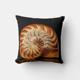 Nautile, golden shell cushion