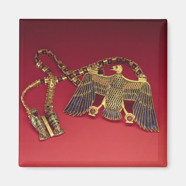 Necklace with vulture pendant magnet (Front)