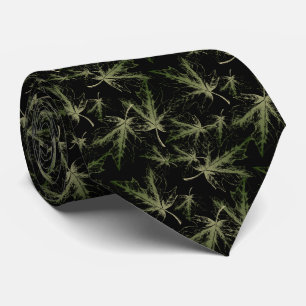 negro con hojas verdes tie