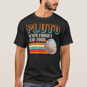 Never Forget Space Retro Vintage1946 T-Shirt