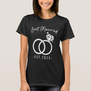 Newlyweds 2025 Bride And Groom Wedding Planners Ju T-Shirt