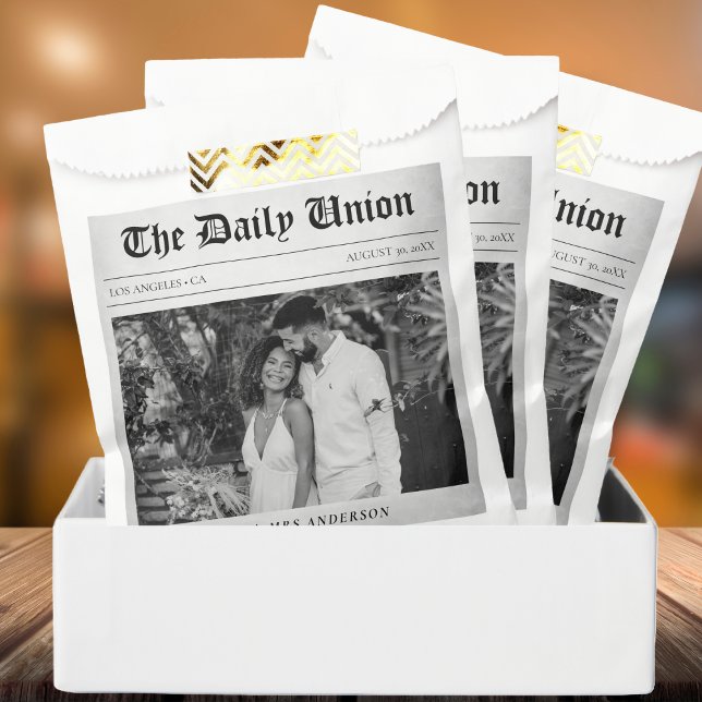 Newspaper Article Wedding Favour Bag (Newspaper Article Wedding Favor Bag
)