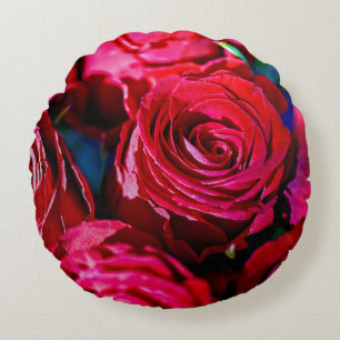 Nice Bunch Of Red Roses Round Cushion