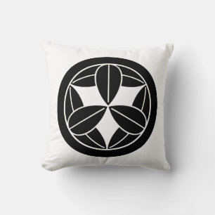 Nine bamboo leaves in a circle cushion