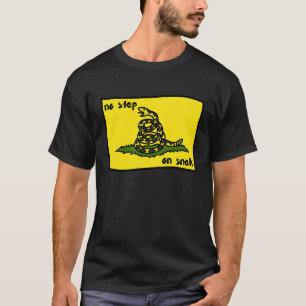 No Step On Snek Gadsden Flag Meme T-Shirt