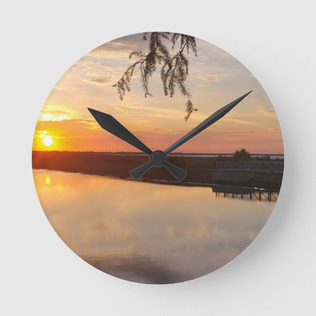 NO WORDS ROUND CLOCK (Front)