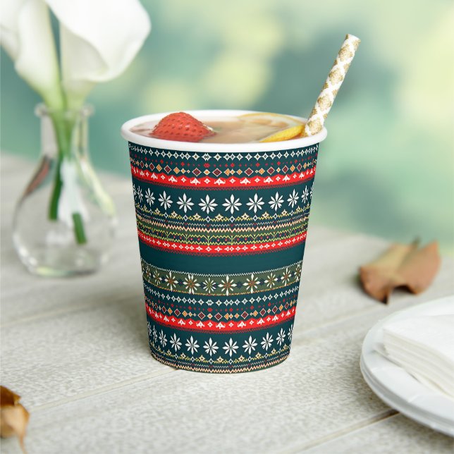 Nordic christmas pattern paper cups (Insitu)