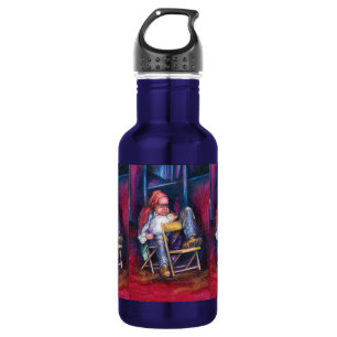 Norman prefers to draw in his Sleep 532 Ml Water Bottle