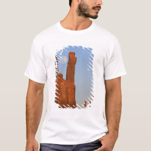 North America, U.S.A., Utah, Monument Valley, 2 T-Shirt