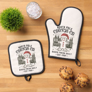 North Pole Cookie Co. Oven Mitt & Pot Holder Set