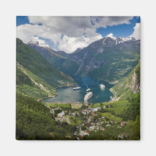 Norway view to Geiranger from Flydalsjuvet Magnet