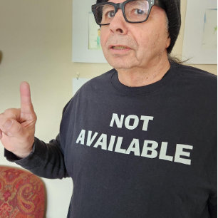 NOT AVAILABLE T-Shirt tell your status boyfriend