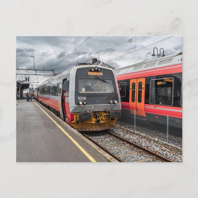 NSB  BM 92 set and BM 74 set at Hamar Station. Postcard (Front)