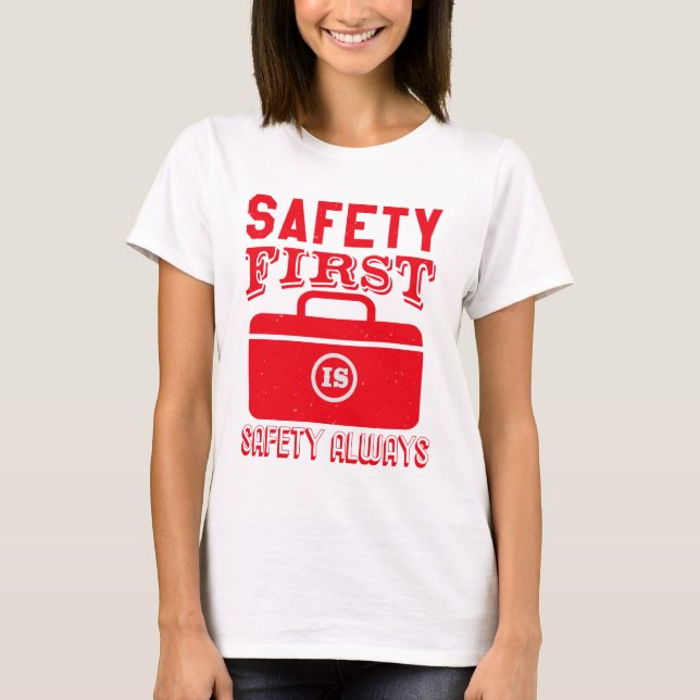 Nurse Hospital Nurse Ambulance Gift T-Shirt (Front)