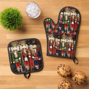 Nutcrackers Christmas Oven Mitt & Pot Holder Set