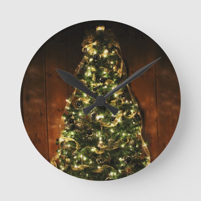 O Christmas Tree Round Clock (Front)