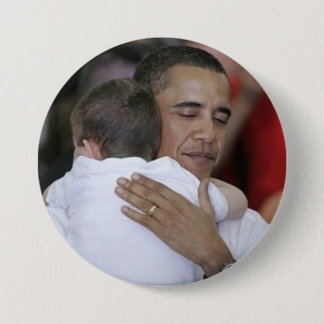 Obama-hugging a child 7.5 cm round badge