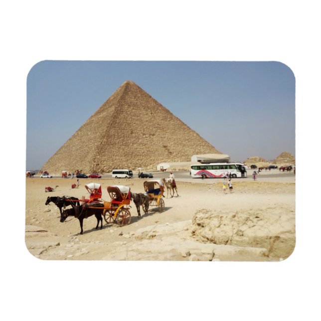 Observation platform around the pyramid of Cheops Magnet (Horizontal)