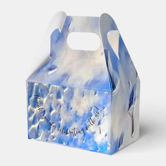 Ocean and sky blue reflections favour box