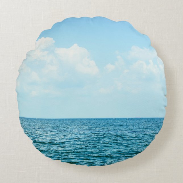 Ocean Water, Clear Blue Sky. Round Cushion (Front)