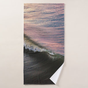 OCEAN WAVES CRASHING ON SHORE DURING DAYTIME BATH TOWEL